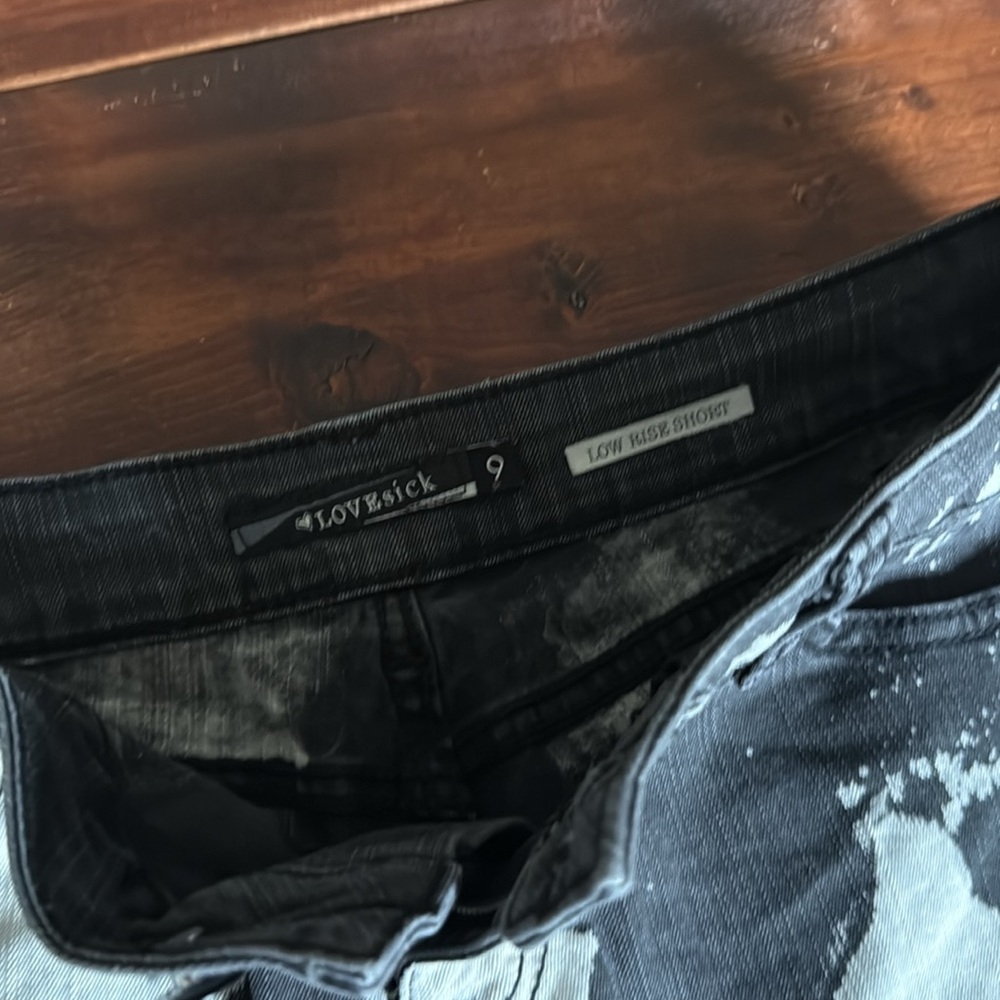 LOVESICK Bleach Wash Cotton Low Rise Denim Black Shorts - Picture 3 of 5